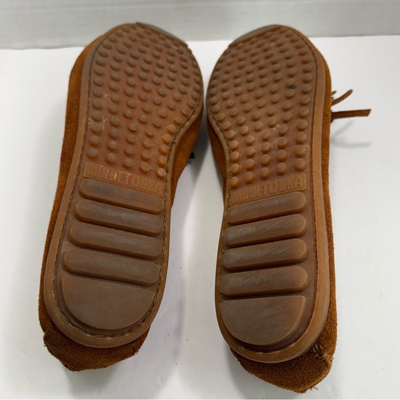 Minnetonka Women's Kilty suede moccasins Shoes, Brown/Cognac, Size 9.5 - Picture 7 of 9